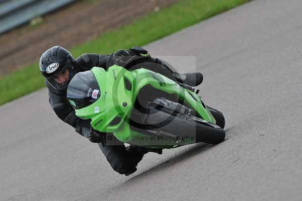 Motorcycle action photographs;Rockingham;Rockingham photographs;event digital images;eventdigitalimages;no limits trackday;peter wileman photography;rockingham corby northamptonshire;trackday;trackday digital images;trackday photos