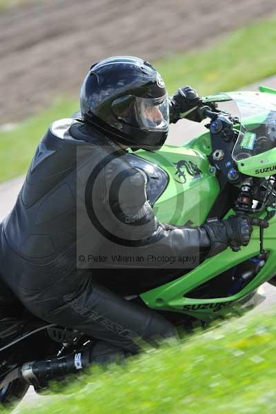 Motorcycle action photographs;Rockingham;Rockingham photographs;event digital images;eventdigitalimages;no limits trackday;peter wileman photography;rockingham corby northamptonshire;trackday;trackday digital images;trackday photos