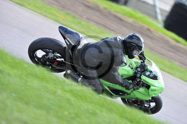 Motorcycle action photographs;Rockingham;Rockingham photographs;event digital images;eventdigitalimages;no limits trackday;peter wileman photography;rockingham corby northamptonshire;trackday;trackday digital images;trackday photos