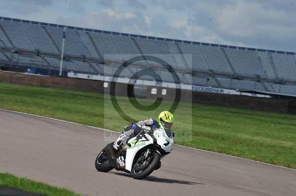 Motorcycle action photographs;Rockingham;Rockingham photographs;event digital images;eventdigitalimages;no limits trackday;peter wileman photography;rockingham corby northamptonshire;trackday;trackday digital images;trackday photos