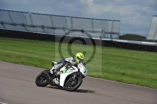 Motorcycle action photographs;Rockingham;Rockingham photographs;event digital images;eventdigitalimages;no limits trackday;peter wileman photography;rockingham corby northamptonshire;trackday;trackday digital images;trackday photos