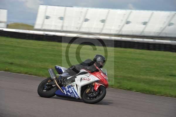 Motorcycle action photographs;Rockingham;Rockingham photographs;event digital images;eventdigitalimages;no limits trackday;peter wileman photography;rockingham corby northamptonshire;trackday;trackday digital images;trackday photos