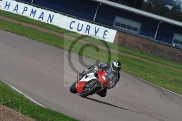 Motorcycle action photographs;Rockingham;Rockingham photographs;event digital images;eventdigitalimages;no limits trackday;peter wileman photography;rockingham corby northamptonshire;trackday;trackday digital images;trackday photos