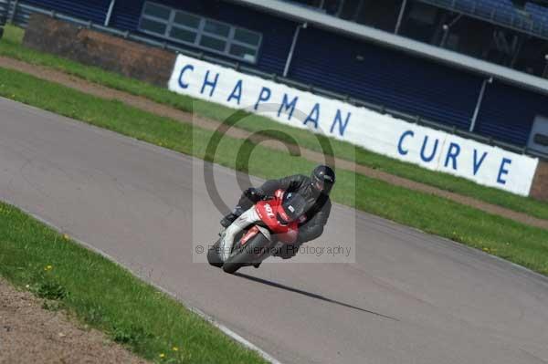 Motorcycle action photographs;Rockingham;Rockingham photographs;event digital images;eventdigitalimages;no limits trackday;peter wileman photography;rockingham corby northamptonshire;trackday;trackday digital images;trackday photos