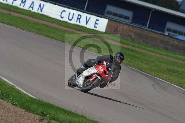 Motorcycle action photographs;Rockingham;Rockingham photographs;event digital images;eventdigitalimages;no limits trackday;peter wileman photography;rockingham corby northamptonshire;trackday;trackday digital images;trackday photos