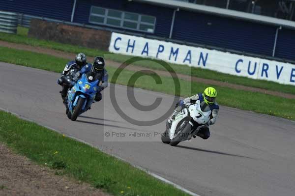 Motorcycle action photographs;Rockingham;Rockingham photographs;event digital images;eventdigitalimages;no limits trackday;peter wileman photography;rockingham corby northamptonshire;trackday;trackday digital images;trackday photos