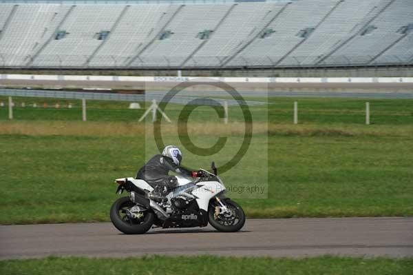 Motorcycle action photographs;Rockingham;Rockingham photographs;event digital images;eventdigitalimages;no limits trackday;peter wileman photography;rockingham corby northamptonshire;trackday;trackday digital images;trackday photos