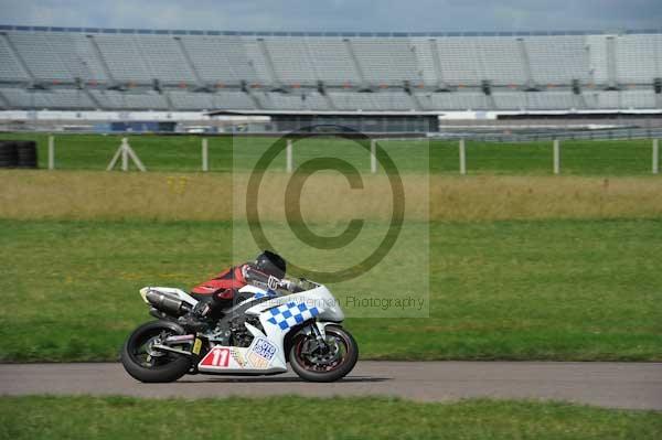 Motorcycle action photographs;Rockingham;Rockingham photographs;event digital images;eventdigitalimages;no limits trackday;peter wileman photography;rockingham corby northamptonshire;trackday;trackday digital images;trackday photos