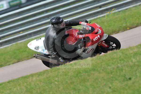 Motorcycle action photographs;Rockingham;Rockingham photographs;event digital images;eventdigitalimages;no limits trackday;peter wileman photography;rockingham corby northamptonshire;trackday;trackday digital images;trackday photos