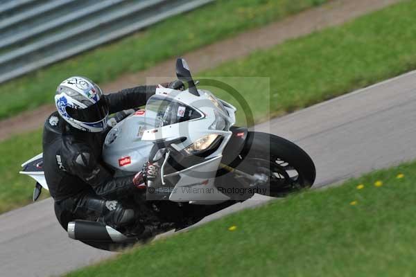 Motorcycle action photographs;Rockingham;Rockingham photographs;event digital images;eventdigitalimages;no limits trackday;peter wileman photography;rockingham corby northamptonshire;trackday;trackday digital images;trackday photos