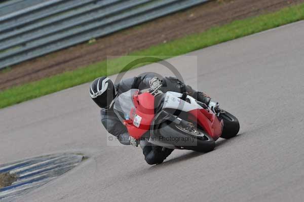 Motorcycle action photographs;Rockingham;Rockingham photographs;event digital images;eventdigitalimages;no limits trackday;peter wileman photography;rockingham corby northamptonshire;trackday;trackday digital images;trackday photos