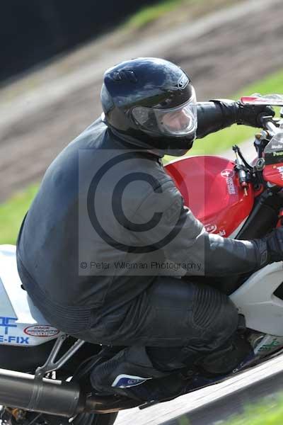 Motorcycle action photographs;Rockingham;Rockingham photographs;event digital images;eventdigitalimages;no limits trackday;peter wileman photography;rockingham corby northamptonshire;trackday;trackday digital images;trackday photos