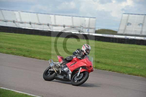 Motorcycle action photographs;Rockingham;Rockingham photographs;event digital images;eventdigitalimages;no limits trackday;peter wileman photography;rockingham corby northamptonshire;trackday;trackday digital images;trackday photos