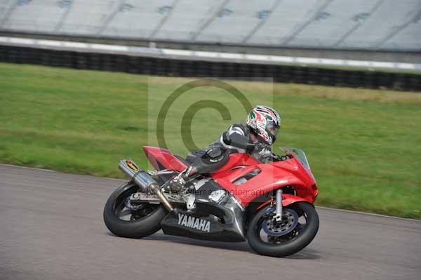 Motorcycle action photographs;Rockingham;Rockingham photographs;event digital images;eventdigitalimages;no limits trackday;peter wileman photography;rockingham corby northamptonshire;trackday;trackday digital images;trackday photos