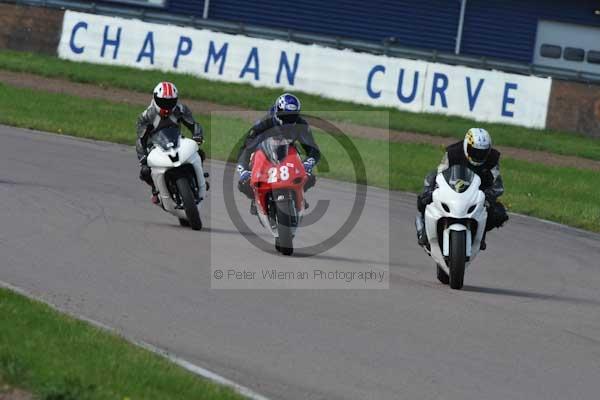 Motorcycle action photographs;Rockingham;Rockingham photographs;event digital images;eventdigitalimages;no limits trackday;peter wileman photography;rockingham corby northamptonshire;trackday;trackday digital images;trackday photos