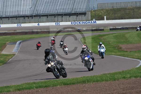 Motorcycle action photographs;Rockingham;Rockingham photographs;event digital images;eventdigitalimages;no limits trackday;peter wileman photography;rockingham corby northamptonshire;trackday;trackday digital images;trackday photos