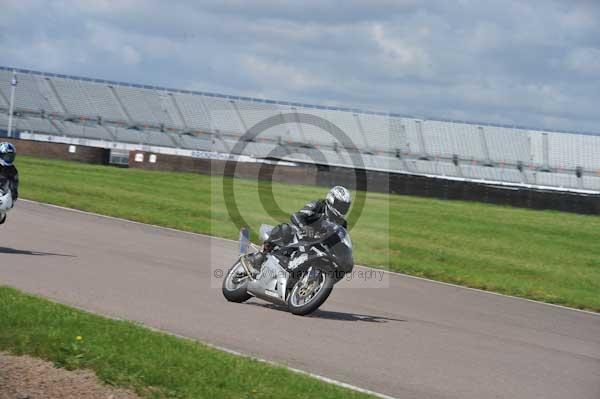 Motorcycle action photographs;Rockingham;Rockingham photographs;event digital images;eventdigitalimages;no limits trackday;peter wileman photography;rockingham corby northamptonshire;trackday;trackday digital images;trackday photos