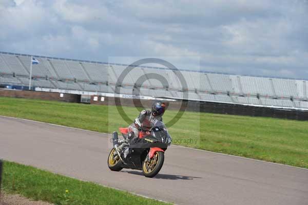 Motorcycle action photographs;Rockingham;Rockingham photographs;event digital images;eventdigitalimages;no limits trackday;peter wileman photography;rockingham corby northamptonshire;trackday;trackday digital images;trackday photos