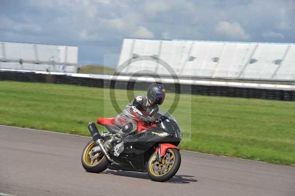 Motorcycle action photographs;Rockingham;Rockingham photographs;event digital images;eventdigitalimages;no limits trackday;peter wileman photography;rockingham corby northamptonshire;trackday;trackday digital images;trackday photos