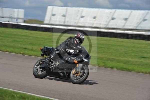 Motorcycle action photographs;Rockingham;Rockingham photographs;event digital images;eventdigitalimages;no limits trackday;peter wileman photography;rockingham corby northamptonshire;trackday;trackday digital images;trackday photos