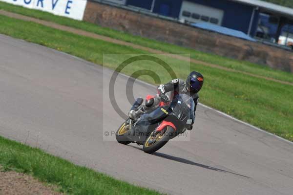 Motorcycle action photographs;Rockingham;Rockingham photographs;event digital images;eventdigitalimages;no limits trackday;peter wileman photography;rockingham corby northamptonshire;trackday;trackday digital images;trackday photos