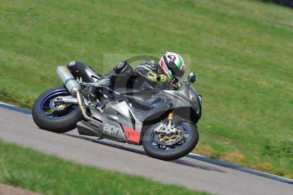 Motorcycle action photographs;Rockingham;Rockingham photographs;event digital images;eventdigitalimages;no limits trackday;peter wileman photography;rockingham corby northamptonshire;trackday;trackday digital images;trackday photos