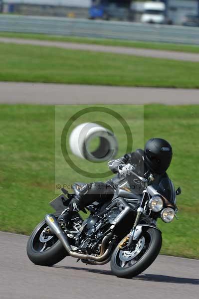 Motorcycle action photographs;Rockingham;Rockingham photographs;event digital images;eventdigitalimages;no limits trackday;peter wileman photography;rockingham corby northamptonshire;trackday;trackday digital images;trackday photos