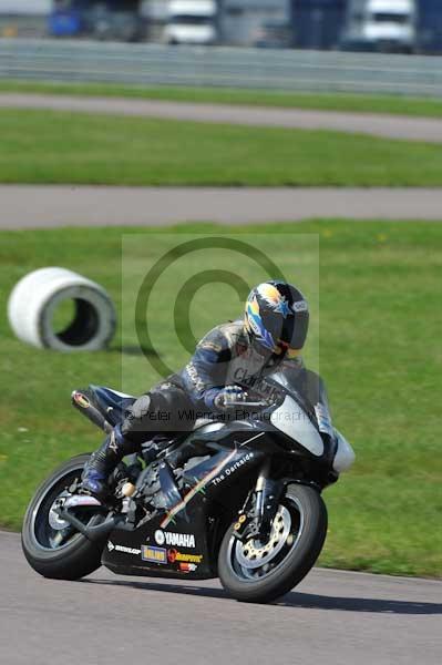 Motorcycle action photographs;Rockingham;Rockingham photographs;event digital images;eventdigitalimages;no limits trackday;peter wileman photography;rockingham corby northamptonshire;trackday;trackday digital images;trackday photos