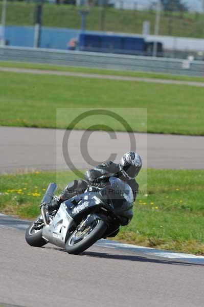 Motorcycle action photographs;Rockingham;Rockingham photographs;event digital images;eventdigitalimages;no limits trackday;peter wileman photography;rockingham corby northamptonshire;trackday;trackday digital images;trackday photos