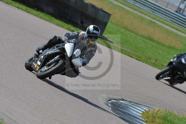 Motorcycle action photographs;Rockingham;Rockingham photographs;event digital images;eventdigitalimages;no limits trackday;peter wileman photography;rockingham corby northamptonshire;trackday;trackday digital images;trackday photos