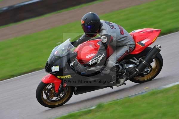 Motorcycle action photographs;Rockingham;Rockingham photographs;event digital images;eventdigitalimages;no limits trackday;peter wileman photography;rockingham corby northamptonshire;trackday;trackday digital images;trackday photos