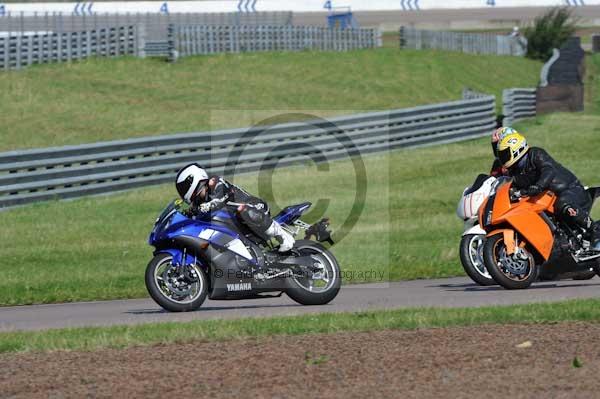 Motorcycle action photographs;Rockingham;Rockingham photographs;event digital images;eventdigitalimages;no limits trackday;peter wileman photography;rockingham corby northamptonshire;trackday;trackday digital images;trackday photos