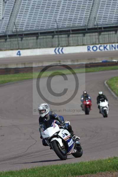 Motorcycle action photographs;Rockingham;Rockingham photographs;event digital images;eventdigitalimages;no limits trackday;peter wileman photography;rockingham corby northamptonshire;trackday;trackday digital images;trackday photos