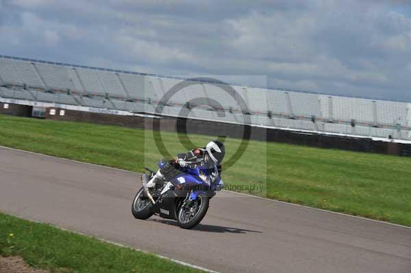 Motorcycle action photographs;Rockingham;Rockingham photographs;event digital images;eventdigitalimages;no limits trackday;peter wileman photography;rockingham corby northamptonshire;trackday;trackday digital images;trackday photos