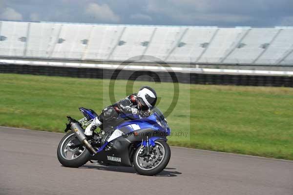 Motorcycle action photographs;Rockingham;Rockingham photographs;event digital images;eventdigitalimages;no limits trackday;peter wileman photography;rockingham corby northamptonshire;trackday;trackday digital images;trackday photos