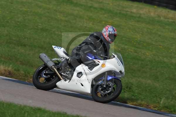 Motorcycle action photographs;Rockingham;Rockingham photographs;event digital images;eventdigitalimages;no limits trackday;peter wileman photography;rockingham corby northamptonshire;trackday;trackday digital images;trackday photos