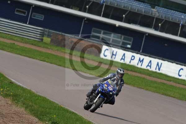 Motorcycle action photographs;Rockingham;Rockingham photographs;event digital images;eventdigitalimages;no limits trackday;peter wileman photography;rockingham corby northamptonshire;trackday;trackday digital images;trackday photos