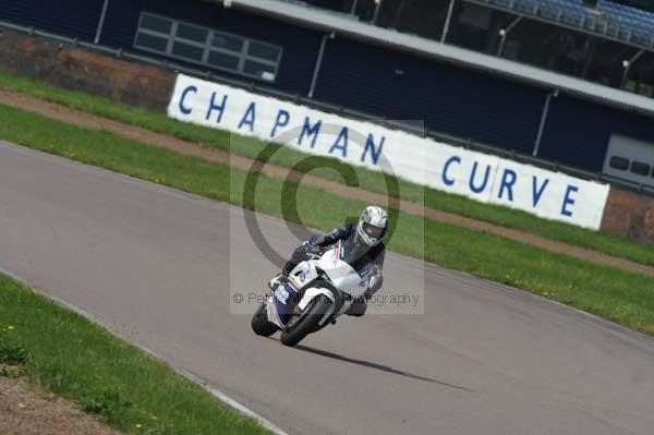 Motorcycle action photographs;Rockingham;Rockingham photographs;event digital images;eventdigitalimages;no limits trackday;peter wileman photography;rockingham corby northamptonshire;trackday;trackday digital images;trackday photos