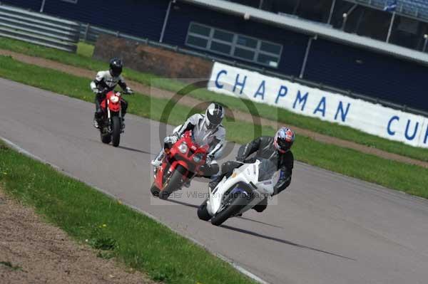 Motorcycle action photographs;Rockingham;Rockingham photographs;event digital images;eventdigitalimages;no limits trackday;peter wileman photography;rockingham corby northamptonshire;trackday;trackday digital images;trackday photos