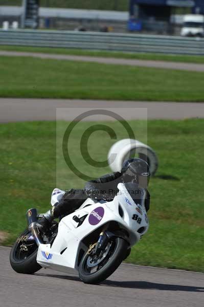 Motorcycle action photographs;Rockingham;Rockingham photographs;event digital images;eventdigitalimages;no limits trackday;peter wileman photography;rockingham corby northamptonshire;trackday;trackday digital images;trackday photos