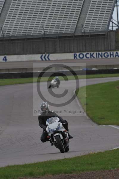 Motorcycle action photographs;Rockingham;Rockingham photographs;event digital images;eventdigitalimages;no limits trackday;peter wileman photography;rockingham corby northamptonshire;trackday;trackday digital images;trackday photos