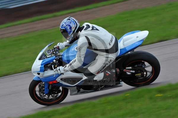 Motorcycle action photographs;Rockingham;Rockingham photographs;event digital images;eventdigitalimages;no limits trackday;peter wileman photography;rockingham corby northamptonshire;trackday;trackday digital images;trackday photos