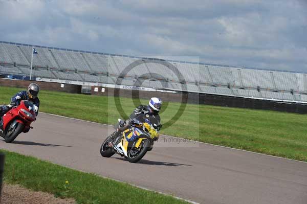 Motorcycle action photographs;Rockingham;Rockingham photographs;event digital images;eventdigitalimages;no limits trackday;peter wileman photography;rockingham corby northamptonshire;trackday;trackday digital images;trackday photos