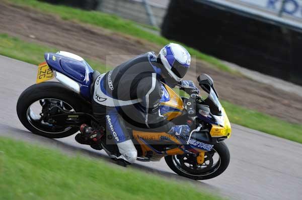 Motorcycle action photographs;Rockingham;Rockingham photographs;event digital images;eventdigitalimages;no limits trackday;peter wileman photography;rockingham corby northamptonshire;trackday;trackday digital images;trackday photos