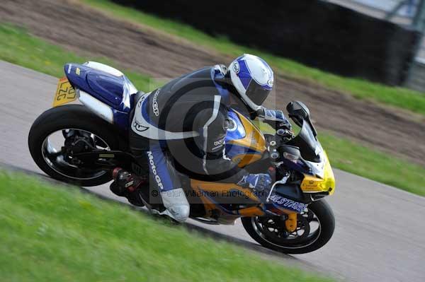 Motorcycle action photographs;Rockingham;Rockingham photographs;event digital images;eventdigitalimages;no limits trackday;peter wileman photography;rockingham corby northamptonshire;trackday;trackday digital images;trackday photos