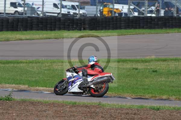 Motorcycle action photographs;Rockingham;Rockingham photographs;event digital images;eventdigitalimages;no limits trackday;peter wileman photography;rockingham corby northamptonshire;trackday;trackday digital images;trackday photos