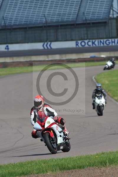 Motorcycle action photographs;Rockingham;Rockingham photographs;event digital images;eventdigitalimages;no limits trackday;peter wileman photography;rockingham corby northamptonshire;trackday;trackday digital images;trackday photos