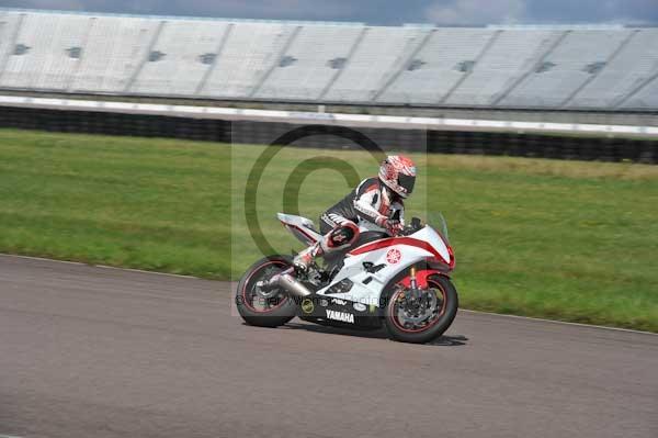 Motorcycle action photographs;Rockingham;Rockingham photographs;event digital images;eventdigitalimages;no limits trackday;peter wileman photography;rockingham corby northamptonshire;trackday;trackday digital images;trackday photos