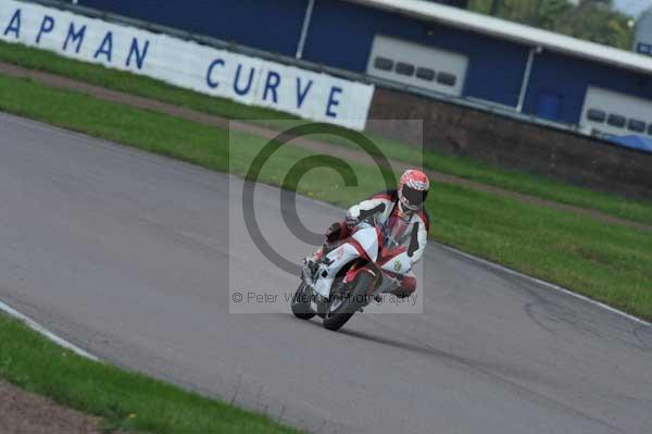 Motorcycle action photographs;Rockingham;Rockingham photographs;event digital images;eventdigitalimages;no limits trackday;peter wileman photography;rockingham corby northamptonshire;trackday;trackday digital images;trackday photos