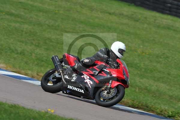 Motorcycle action photographs;Rockingham;Rockingham photographs;event digital images;eventdigitalimages;no limits trackday;peter wileman photography;rockingham corby northamptonshire;trackday;trackday digital images;trackday photos